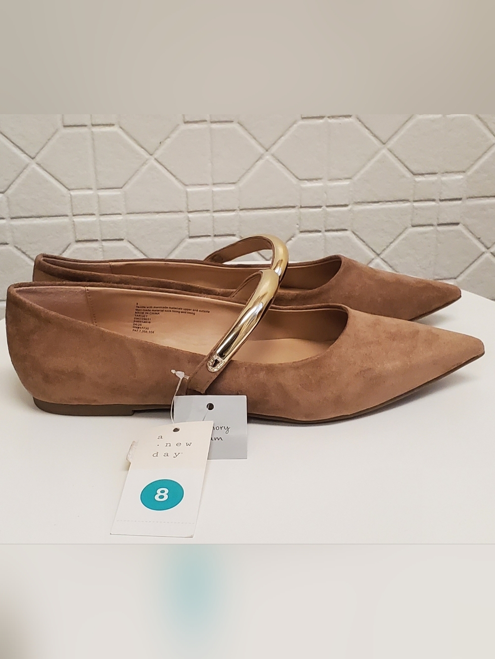 NWT New Day Taupe Cassidee Pointed Flats with Gold Accent Strap Size 8 - Picture 3 of 5